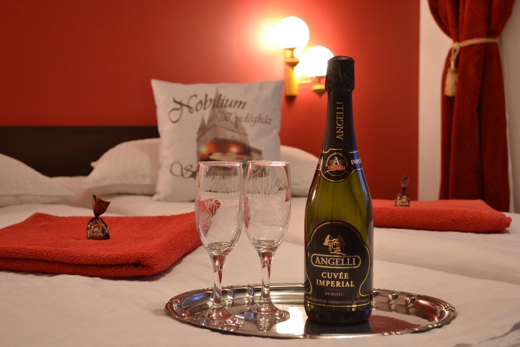 Hotel Casa Nobilium Turda Esterno foto