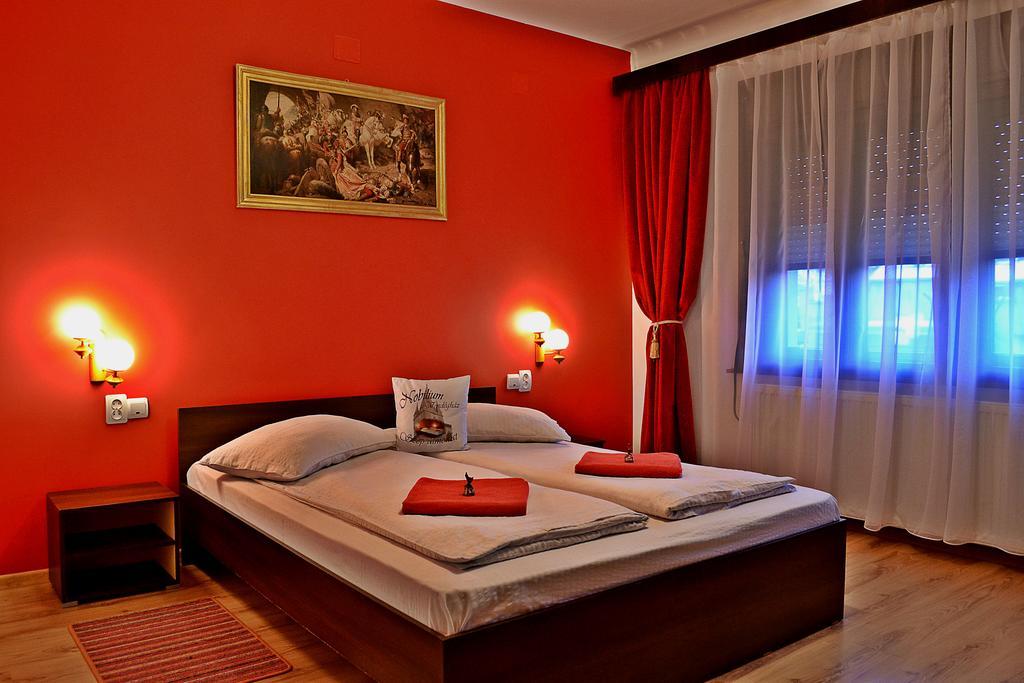 Hotel Casa Nobilium Turda Esterno foto