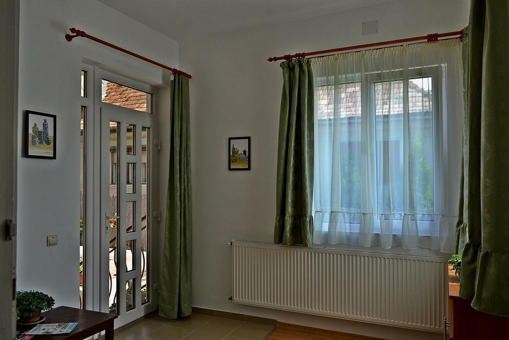 Hotel Casa Nobilium Turda Esterno foto