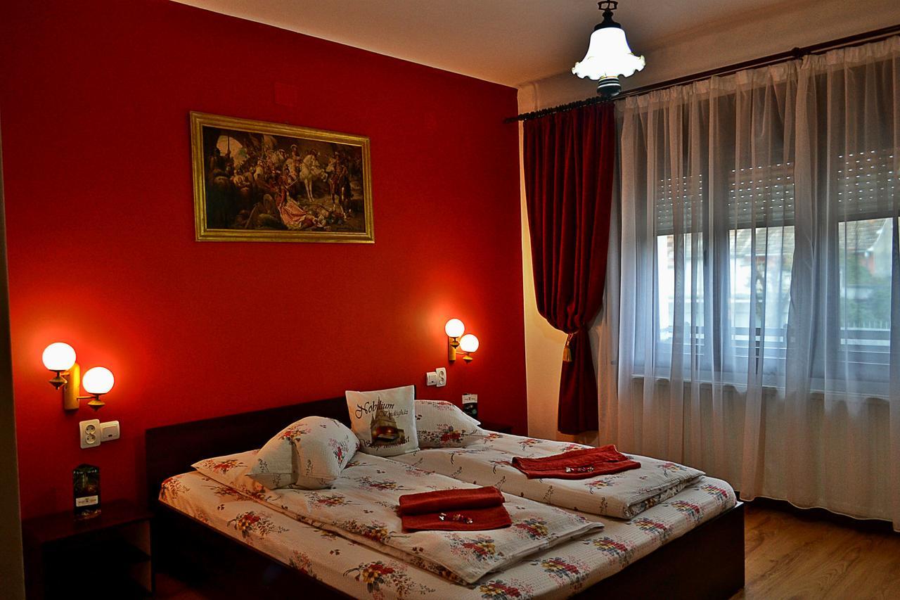 Hotel Casa Nobilium Turda Esterno foto