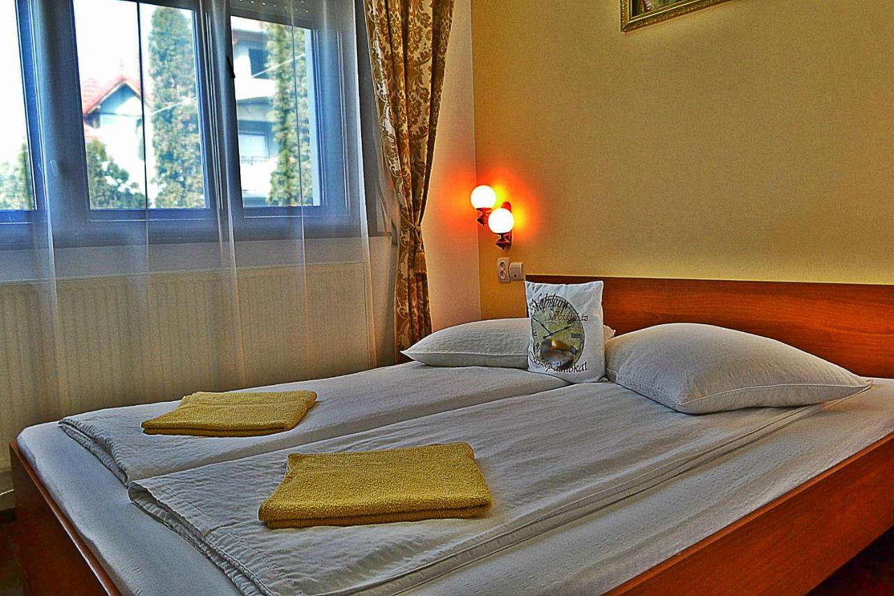 Hotel Casa Nobilium Turda Esterno foto